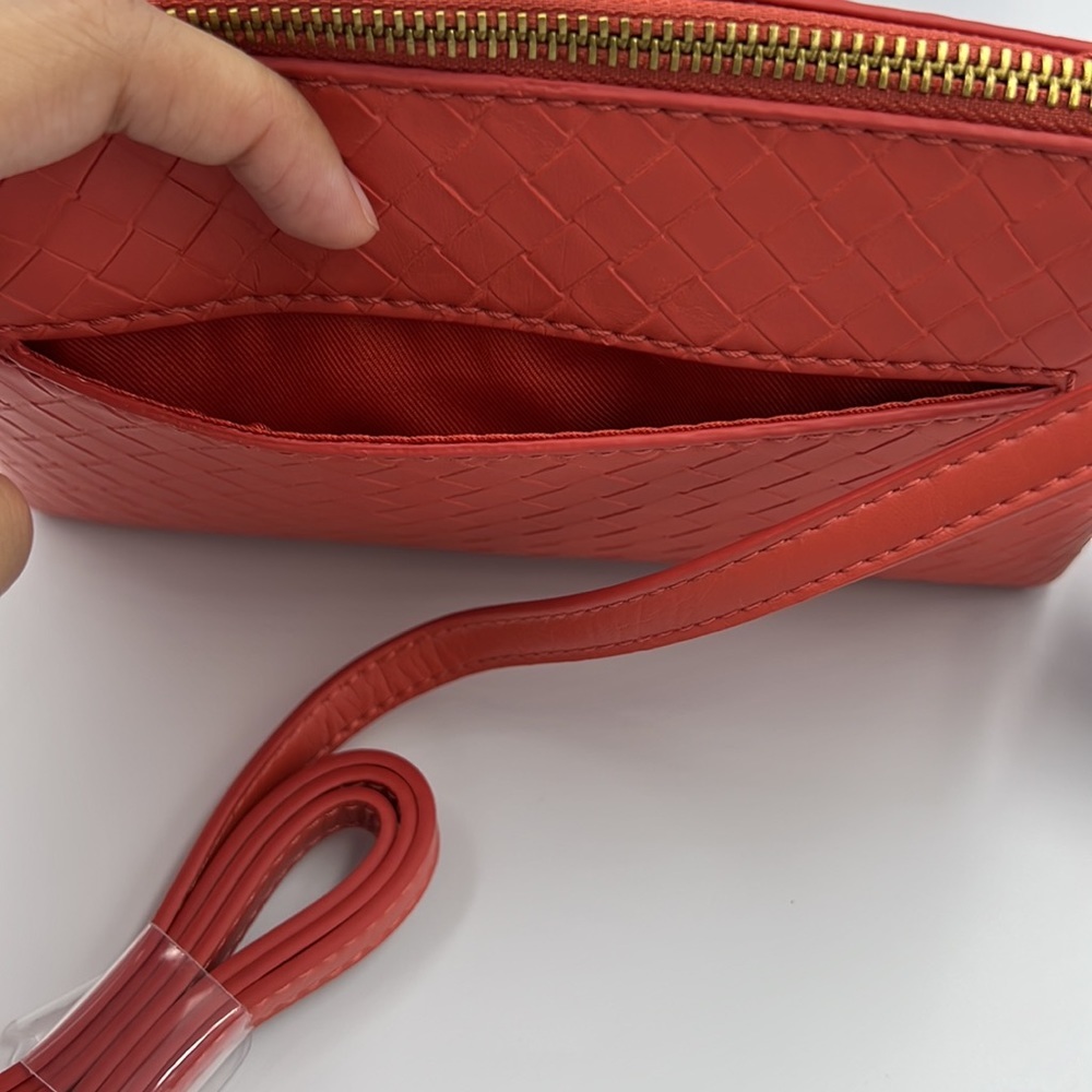 UNIVERSAL Thread Cross Body Purse - Picture 3 of 8